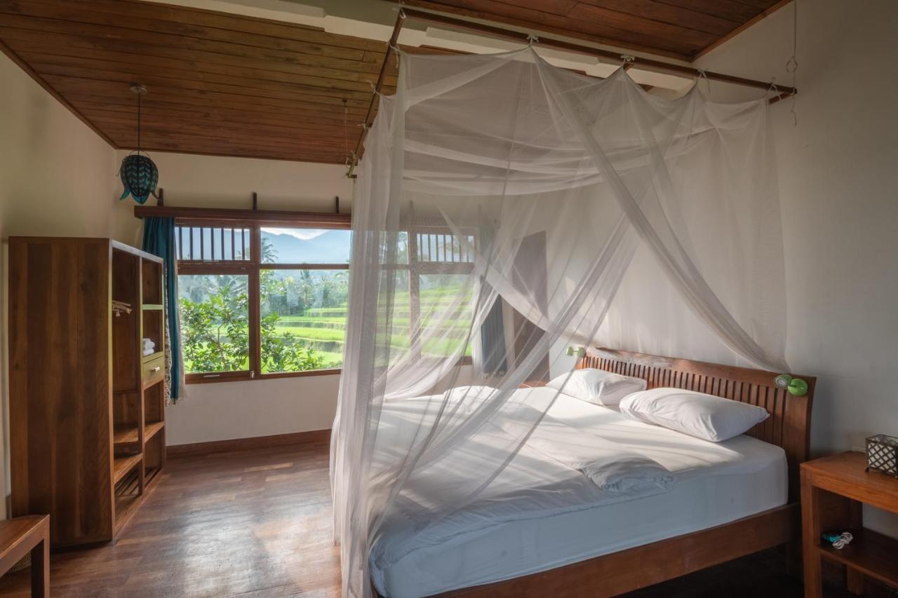 Lesong Hotel And Restaurant Munduk Екстериор снимка