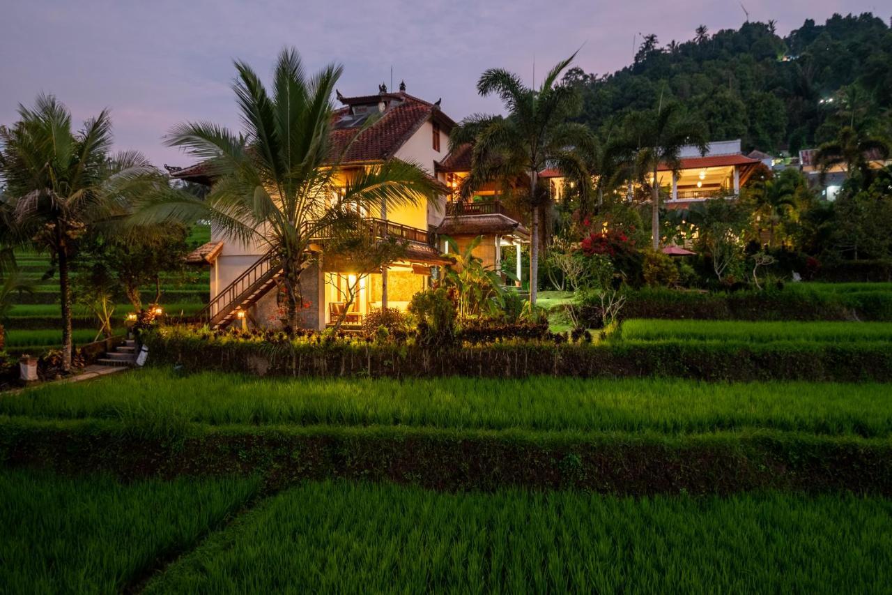 Lesong Hotel And Restaurant Munduk Екстериор снимка