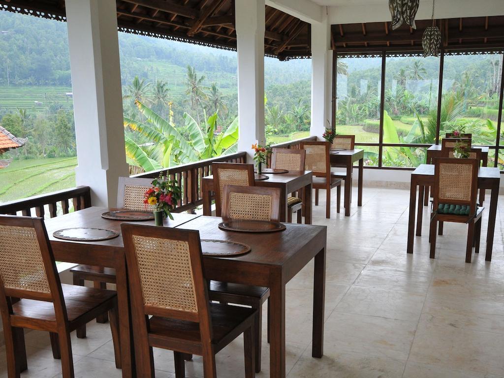Lesong Hotel And Restaurant Munduk Екстериор снимка